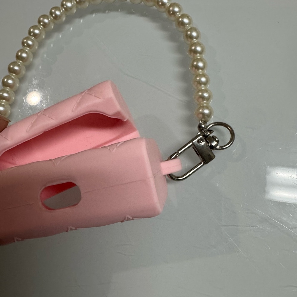 Pink Quilted Mini Bag with Pearl Handle AirPods 3 - Picture 2 of 3